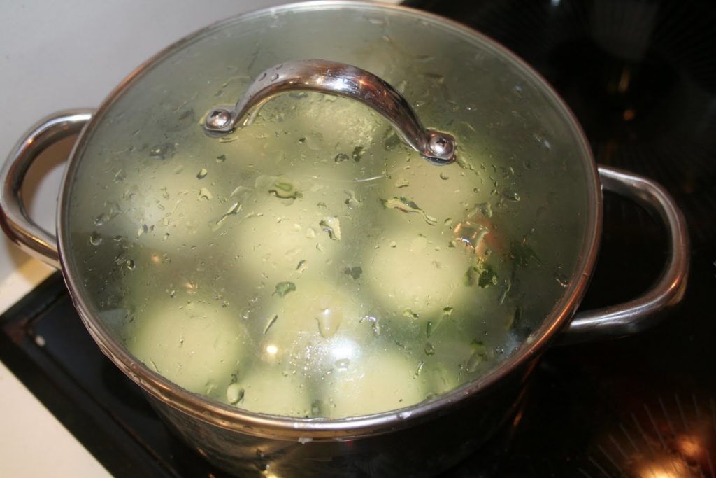 Soupe froide de courgettes