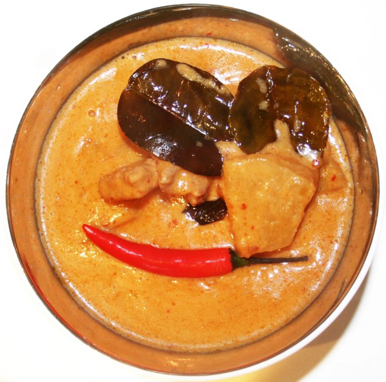 Curry rouge au porc et a l ananas