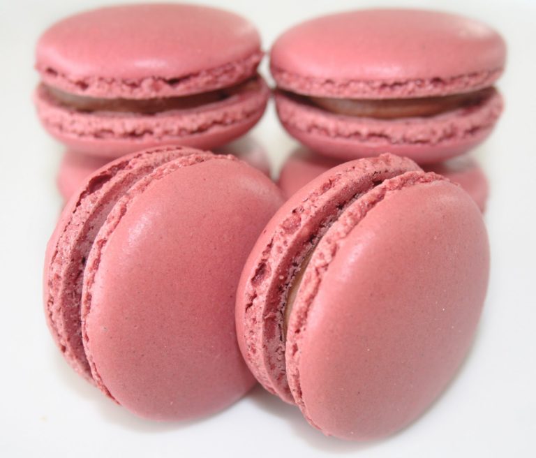 Macarons chocolat framboise