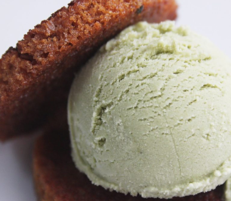 Pain d epices caramelise et la creme glacee mystere