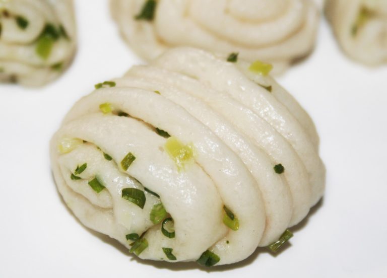 Pains vapeur chinois a la ciboulette