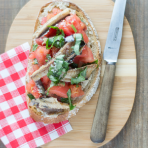 bruschetta de sardines et tomates a l ail