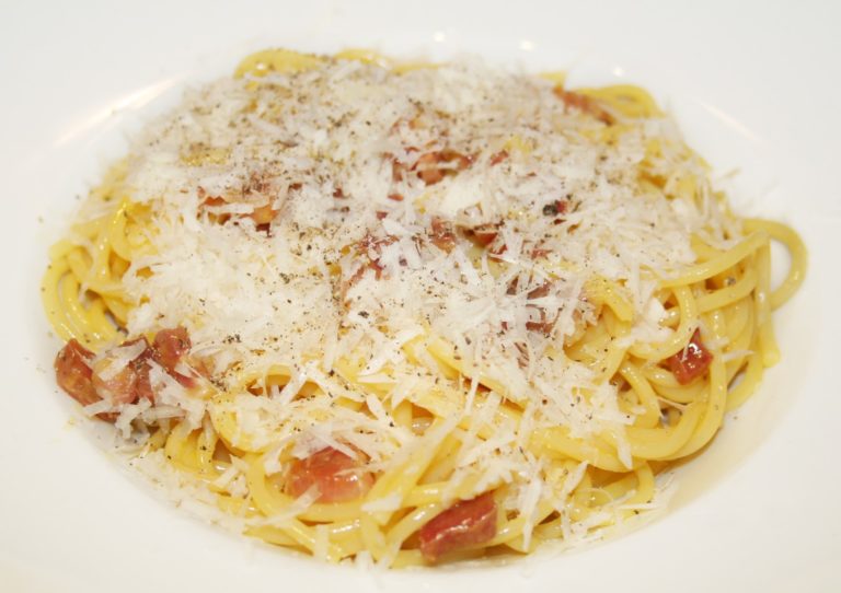 Pates a la carbonara