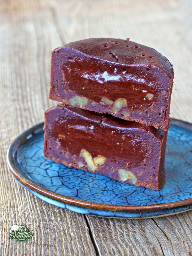 MI-CUIT DE CHOCOLATE DE LARANJA E NOZES